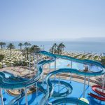 יום קיץ מושלם בכנרת: חוויית הבילוי בפארק המים חוף גיא